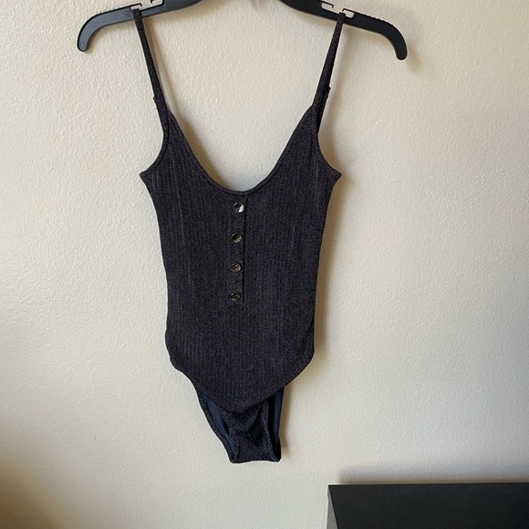 Moeva Women’s Metallic Ribbed One Piece Swimsuit Size XS Resortwear Vacation - Picture 1 of 8